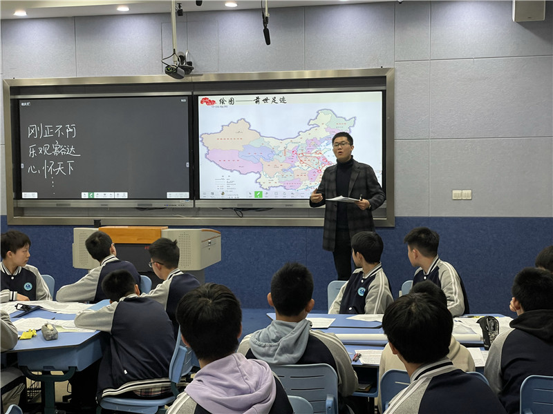 课堂观摩（综合实践陈宇）.jpg